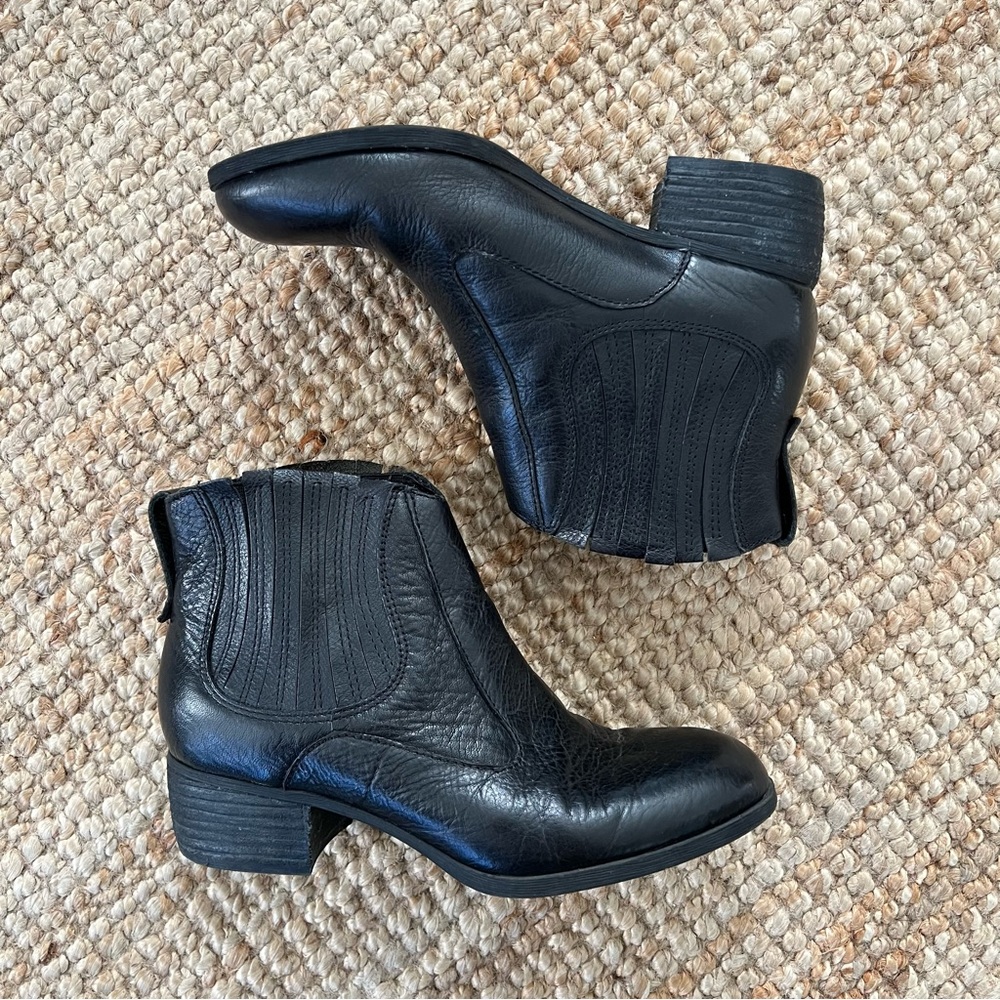 *SOFFT* Black Leather Ankle Boots